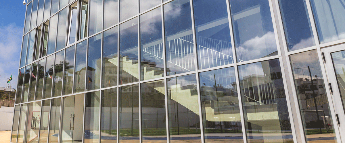 Fenêtre en aluminium STRUGAL ARTIS PREMIUM