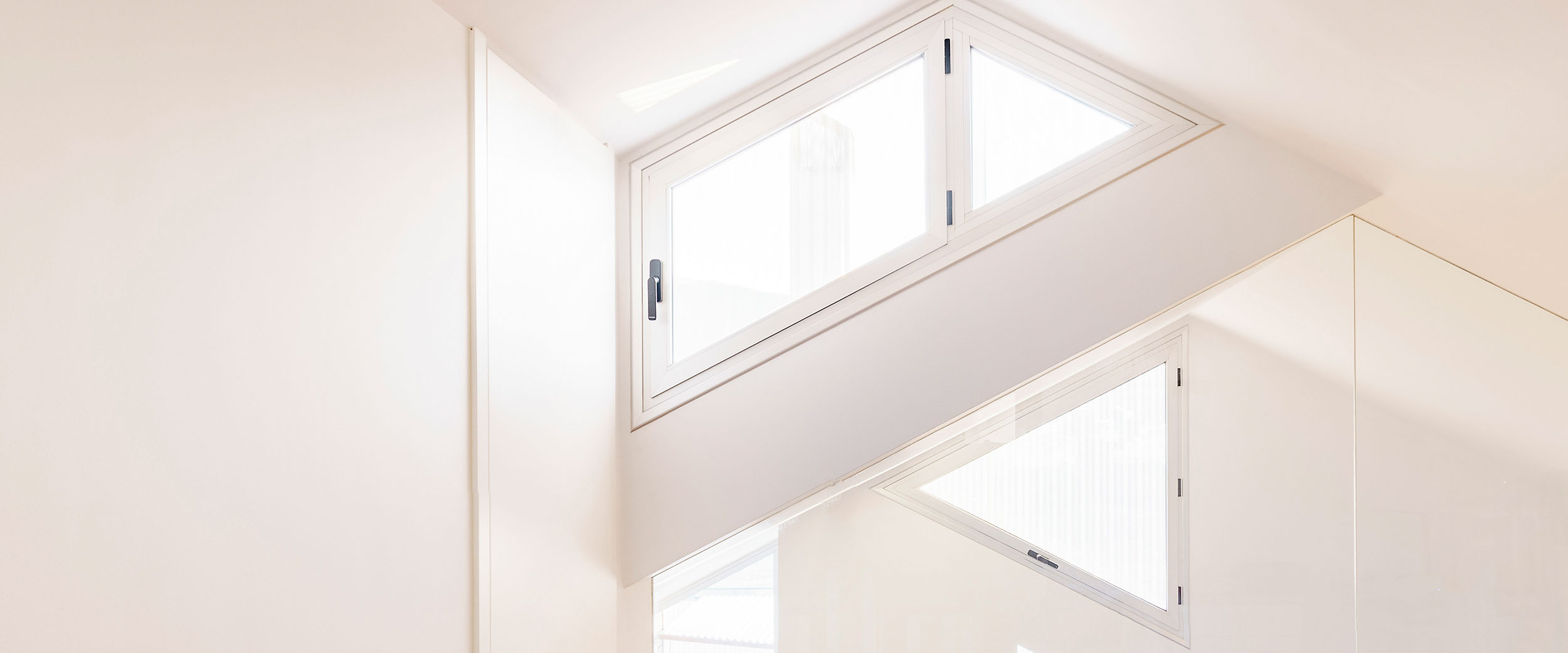 Fenêtre en aluminium STRUGAL S53RP+