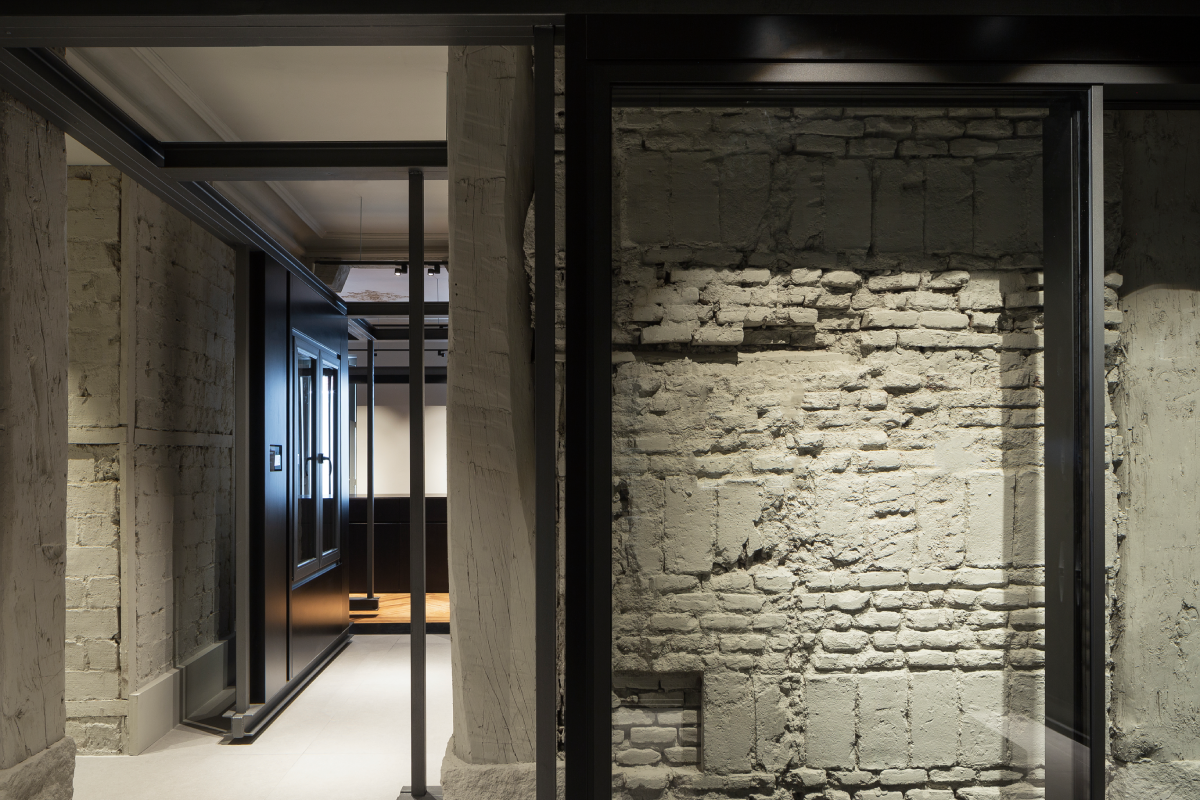 Recorrido interior del espacio expositivo de STRUGAL Gallery Madrid