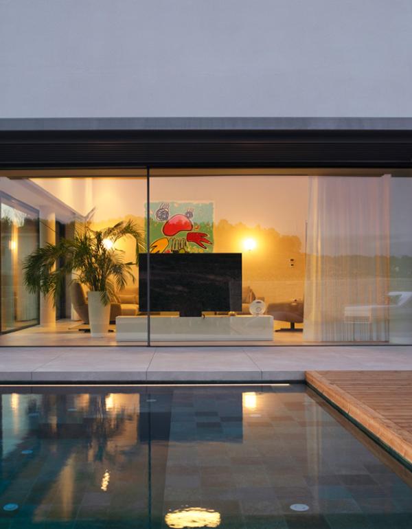 Ventana minimalista STRUGAL S140RP INFINITY