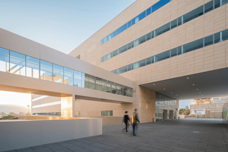 Edificio de Consultas del Hospital Torrecárdenas de Almería